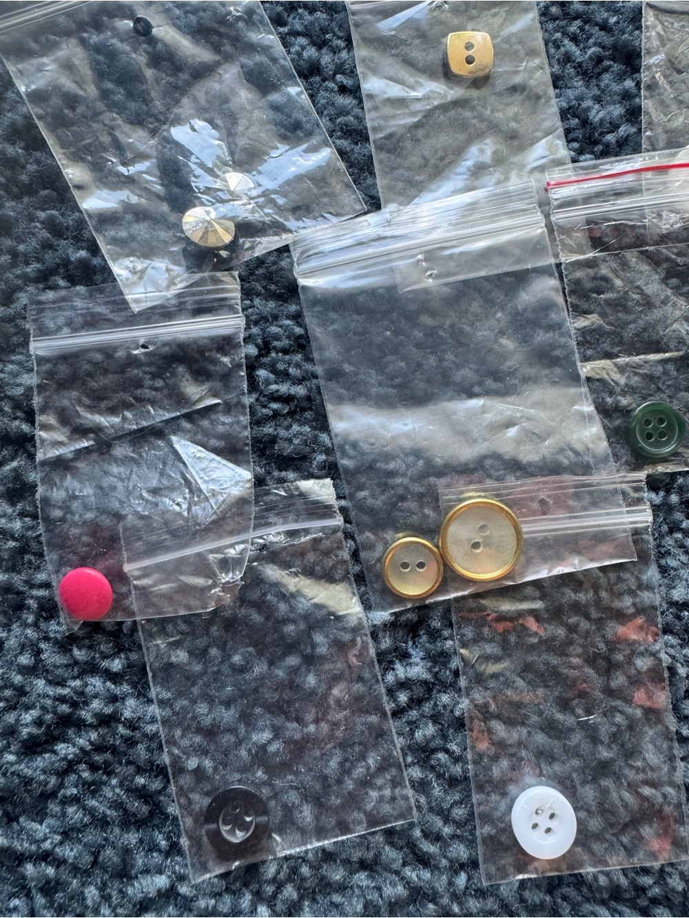 Buttons- 20 Assorted/Mixed Colors - Picture 3 of 6